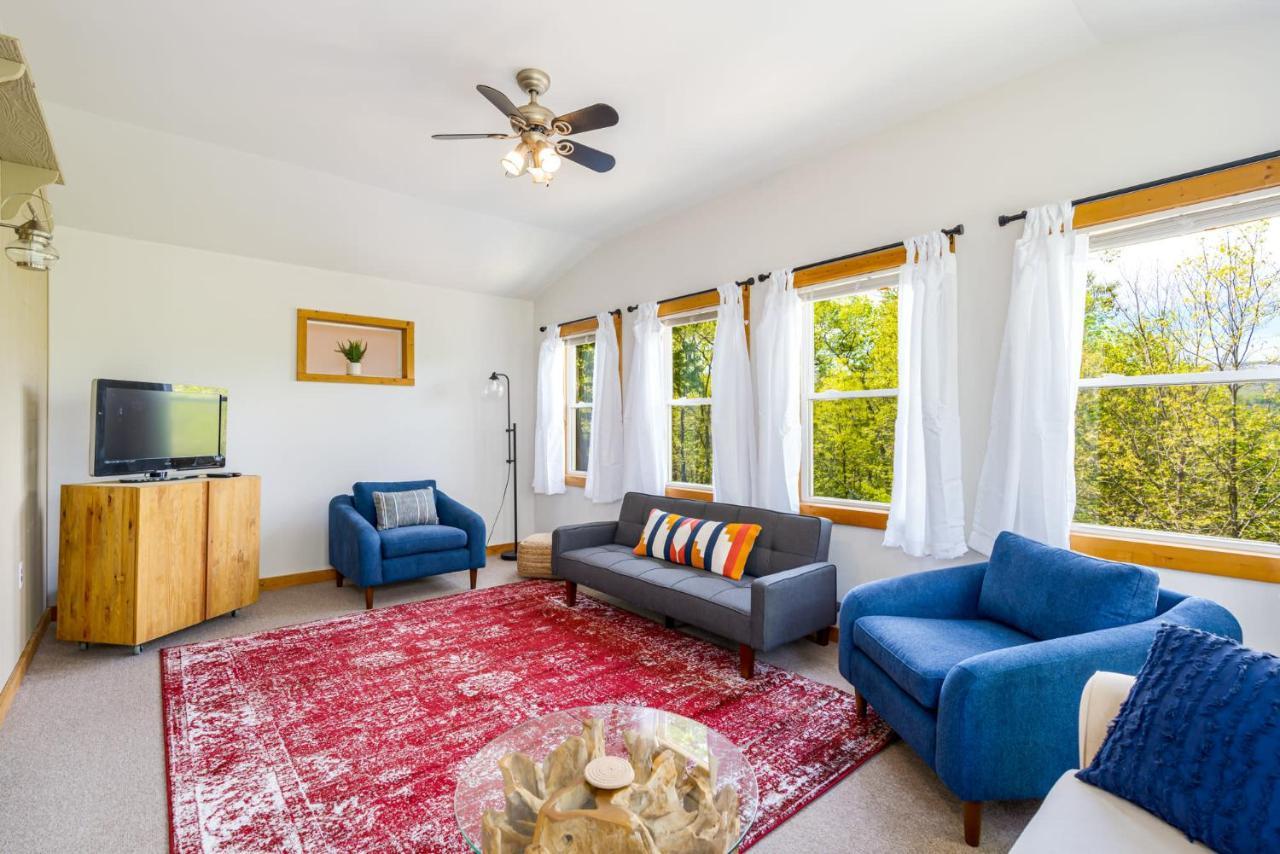 River Access Cabin With Hot Tub, Fire Pit, & Wifi! Morton Grove Exterior photo