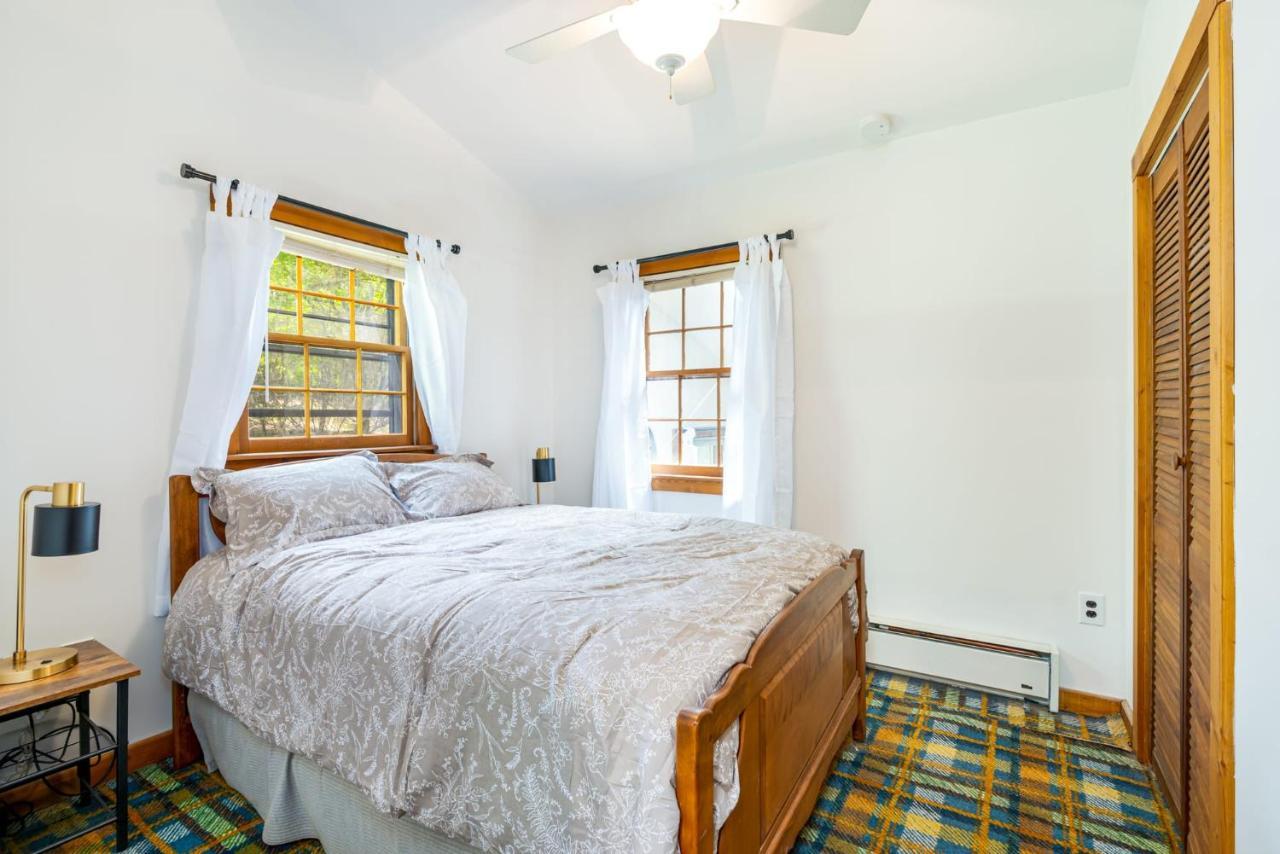 River Access Cabin With Hot Tub, Fire Pit, & Wifi! Morton Grove Exterior photo